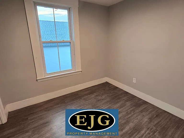389 Lake Ave #9 — Photo 9