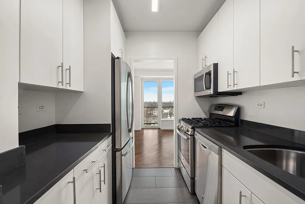 210 Central Park South — Photo 3