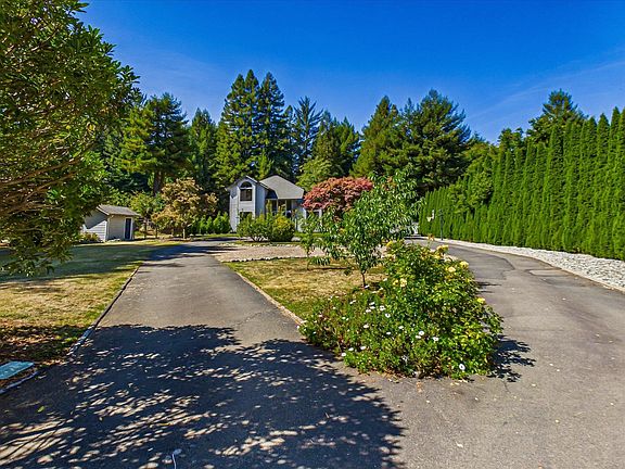 3rd image of 140 Courtney Ln