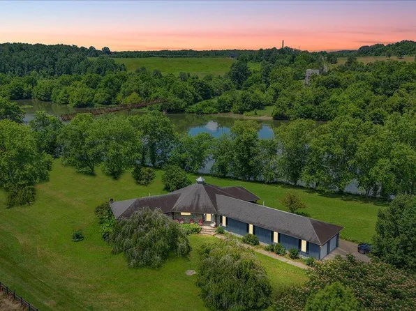 628 Christian Bend Rd, Church Hill, TN 37642