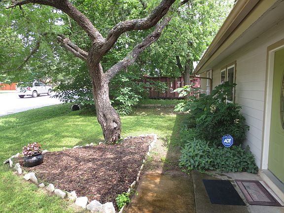 3rd image of 3413 Thomas Kincheon St