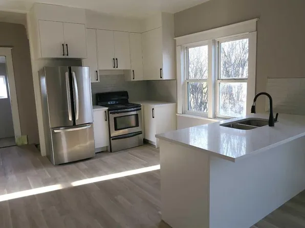 407 E 4th Ave, Gleichen, AB T2K 0K4