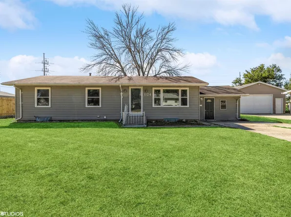 1124 Windsor Pl, Belmond, IA 50421