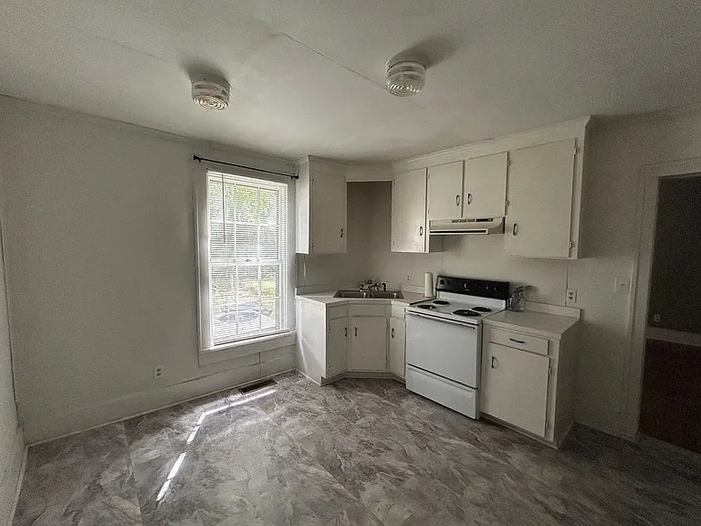 318 S Limestone St — Photo 21