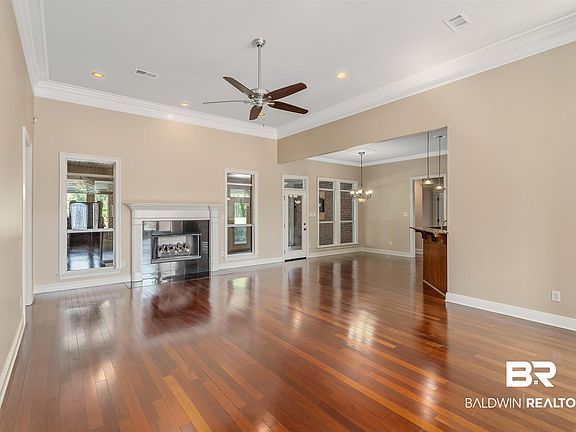 4th image of 8847 Lake View Dr