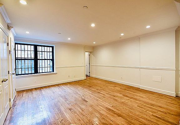 2nd image of 75 W 118th St #1G
