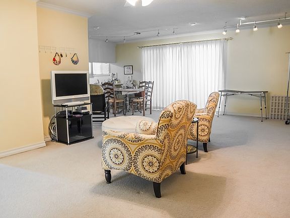 3rd image of 745 Park Ave