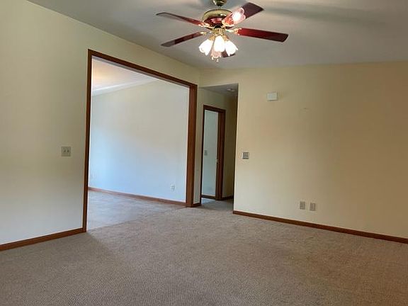 3rd image of 4047 Oakbrook Ct