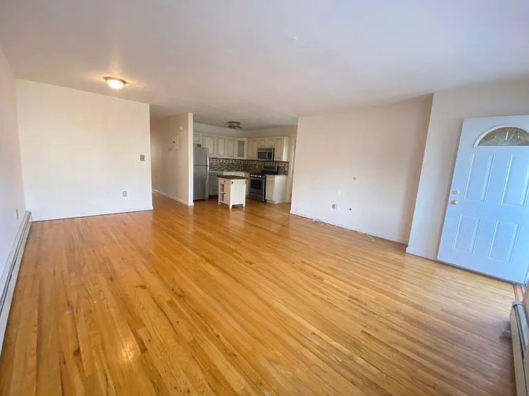 3186 Baisley Ave #1 — Photo 2