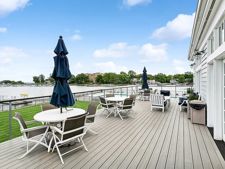 921 Shore Acres Dr — Photo 23