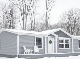 782 W Shaffer Rd, Sanford, MI 48657