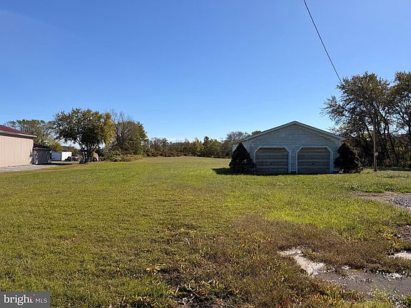 3rd image of 32602 Lighthouse Rd