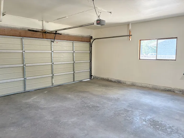 2180 Westcliff Dr — Photo 41