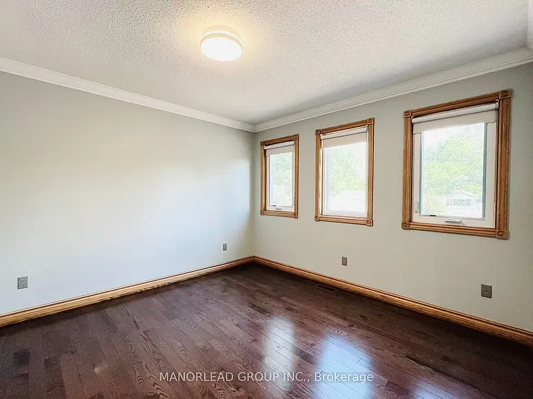 42 Metropolitan Cres — Photo 34