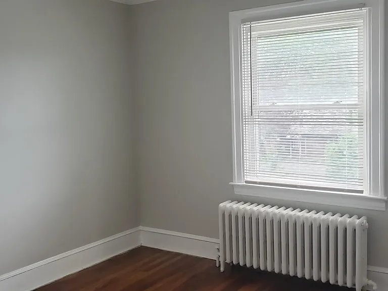 54 Lambert St — Photo 9