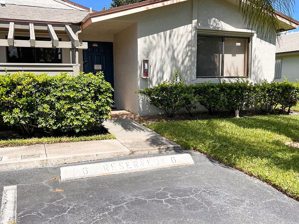 1st image of 447 Lakeview Dr APT 6
