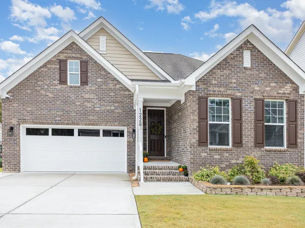 1228 Stonemill Falls Dr, Wake Forest, NC 27587