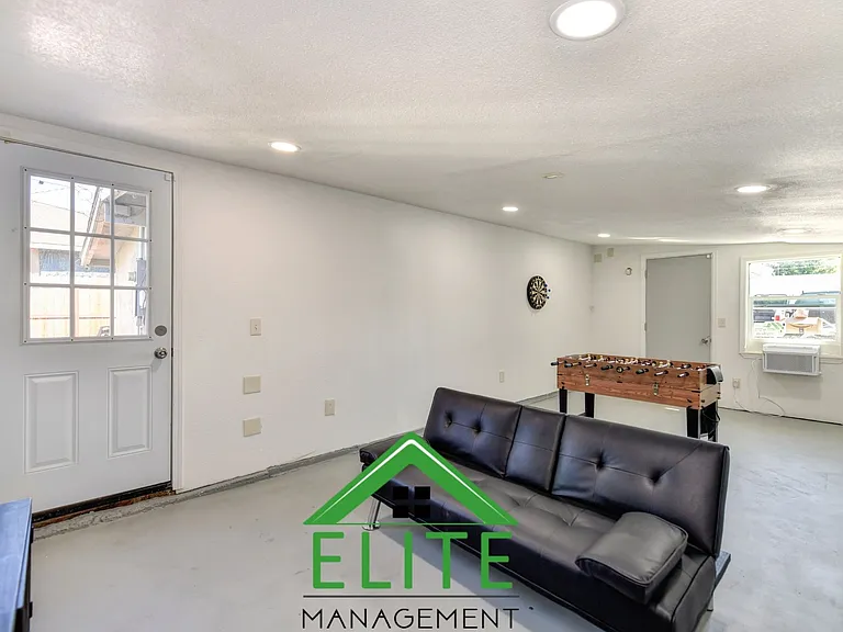 898 Beardsley Dr — Photo 16
