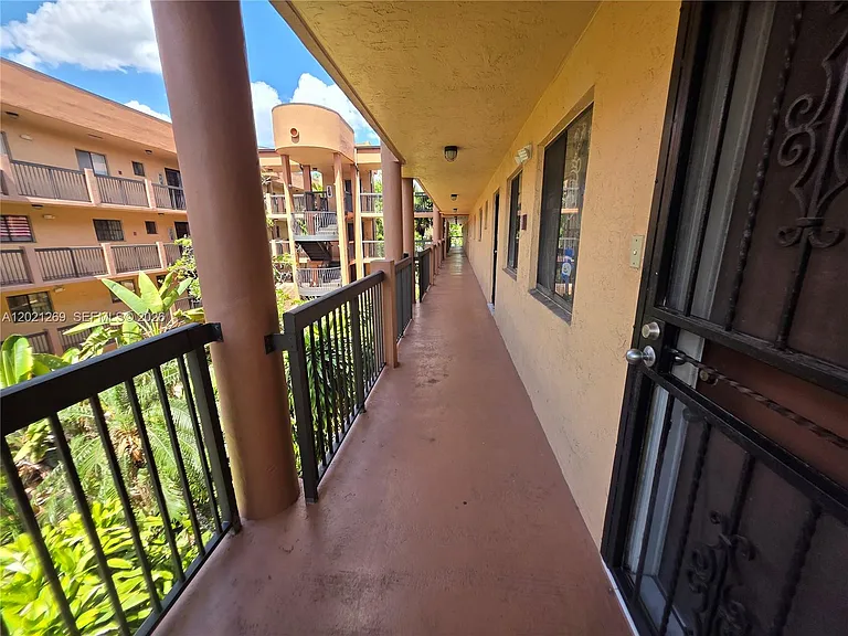 5560 W 21st Ct #308 — Photo 33