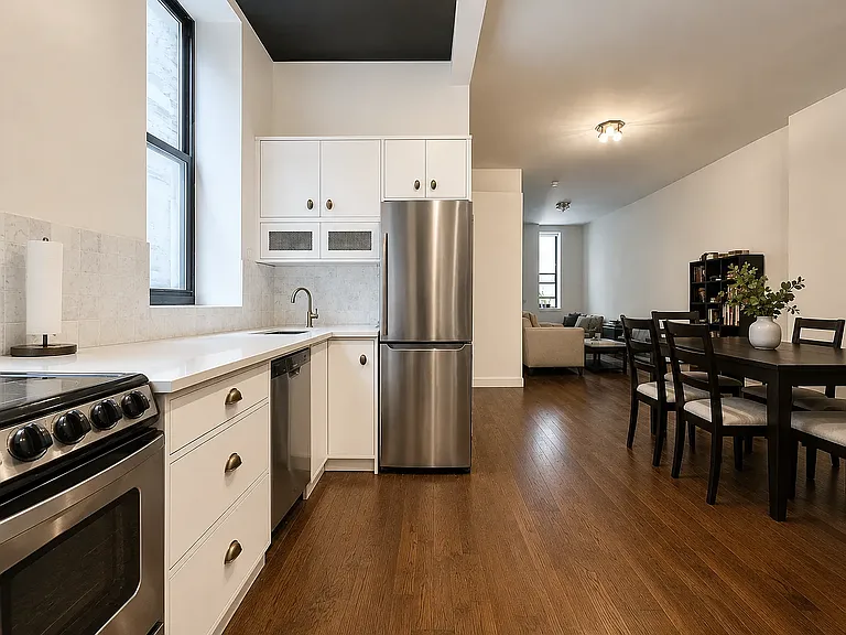 489 Washington Ave #1B — Photo 1