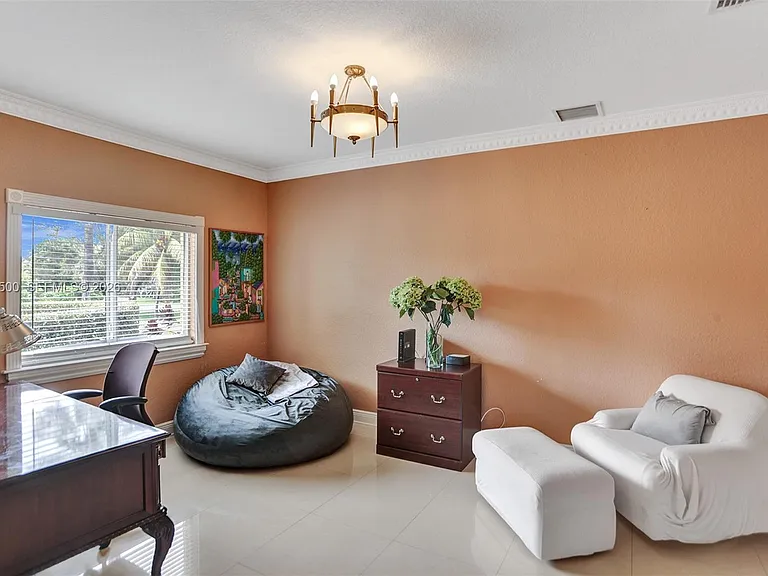 4750 SW 128th Ave — Photo 4