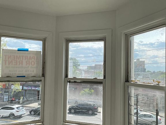 5th image of 946 Castle Hill Ave Floor 1