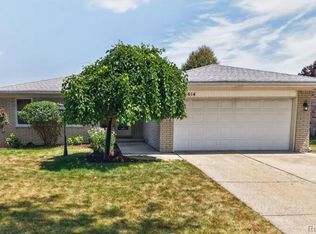 37614 Susan St, Sterling Heights, MI 48310