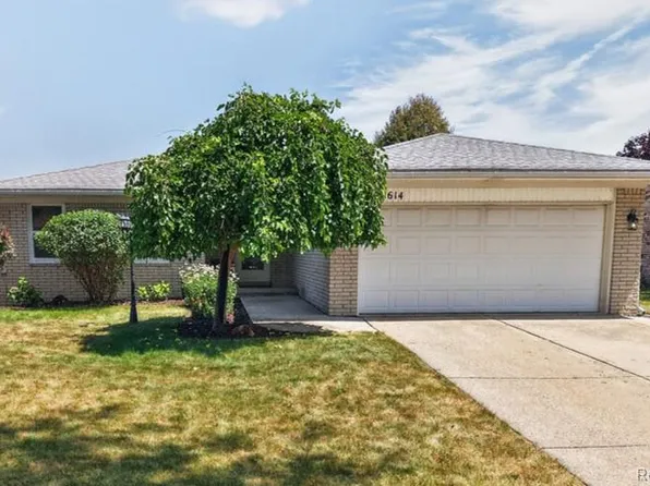 37614 Susan St, Sterling Heights, MI 48310
