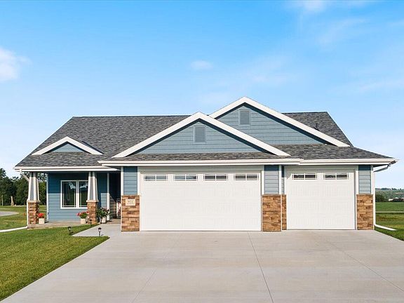 3rd image of 911 Fairview Hills Dr