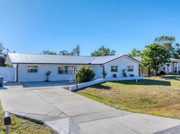 4963 San Jose Dr, Sarasota, FL 34235