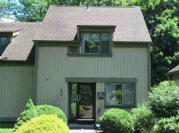 93 Heritage Vlg E #B, Southbury, CT 06488