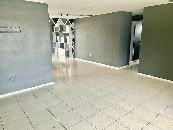 5th image of 2400 NW 85th Avenue