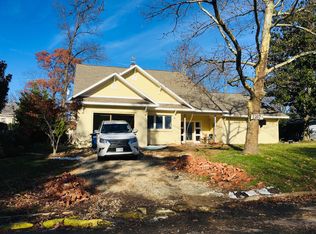 2202 Fordham Dr, Alexandria, VA 22307