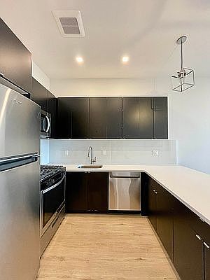 3rd image of 24 Herkimer St #5D