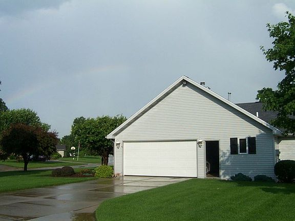 2nd image of 3701 W Woodstock Ln