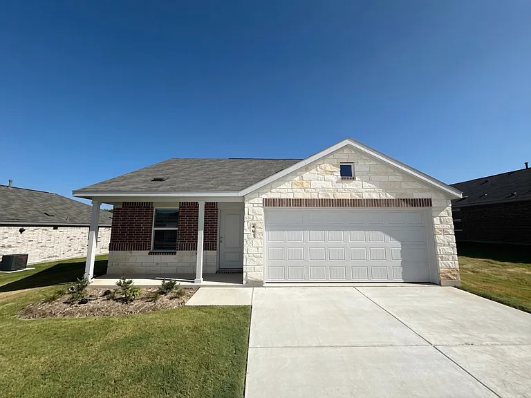 401 McNelly Ln — Photo 1