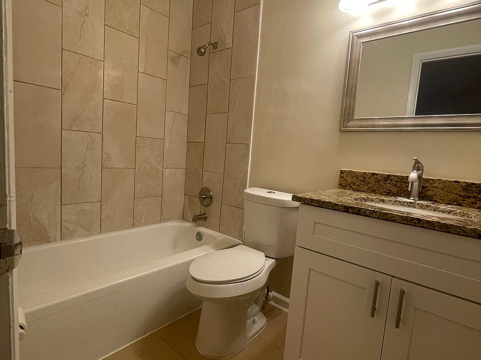 2nd image of 2716 E Washington St #15