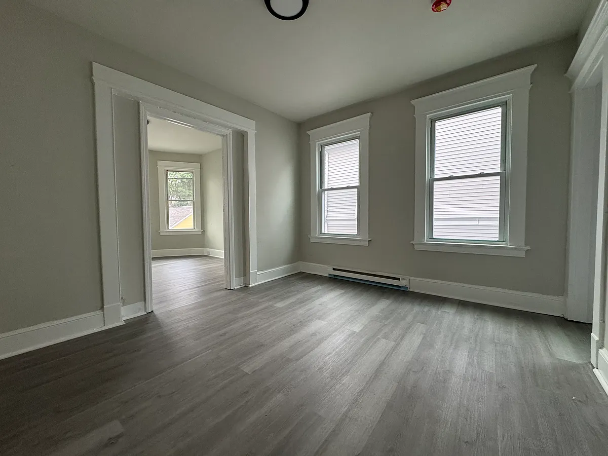 Building Photo - 34 Vermont St #3