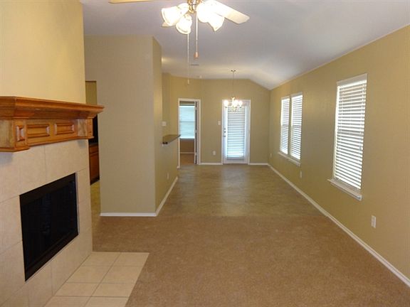 3rd image of 4017 Houston Dr