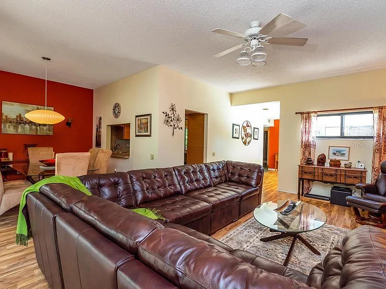 236 Woodland Dr — Photo 7