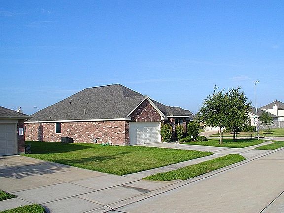 2nd image of 7310 Newport Ln