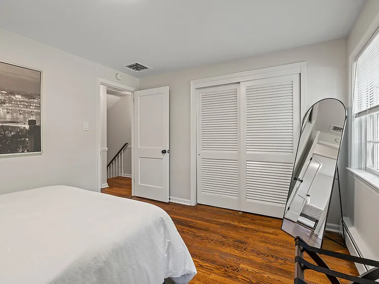 341 Crum Creek Ln — Photo 25