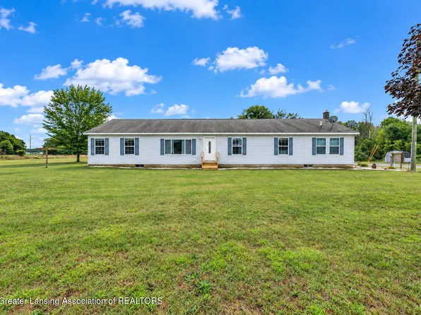 11791 W Roggy Rd, Sumner, MI 48889