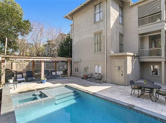4th image of 4909 Saint Charles Ave #4909