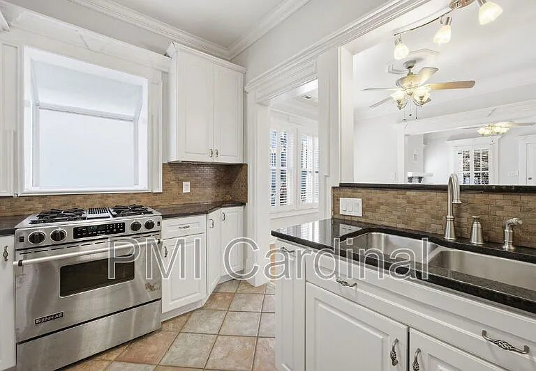 523 N Pine St — Photo 20