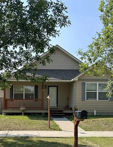 90 Woodman Dr Photo 1