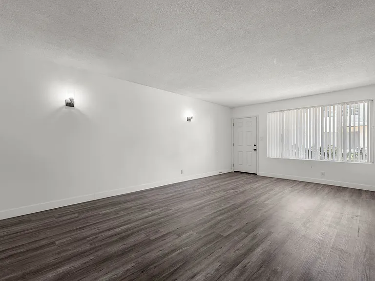3933 Nicolet Ave #4 — Photo 7