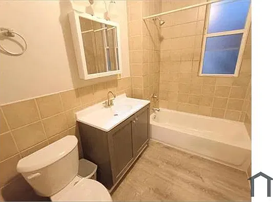 1407 E 69th Pl — Photo 2