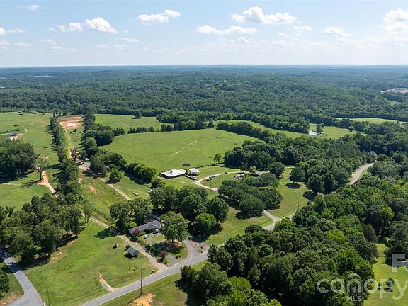 5th image of 3500 Biggers Rd