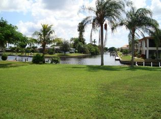806 Victoria Dr, Cape Coral, FL 33904